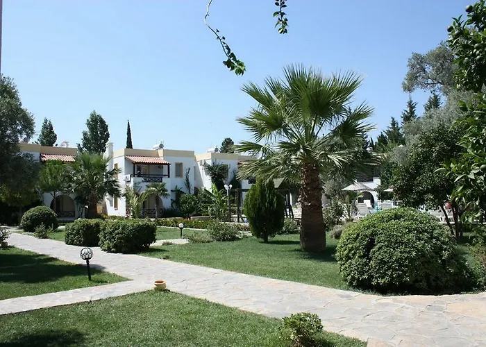 Toloman Bitezpark アパートホテル